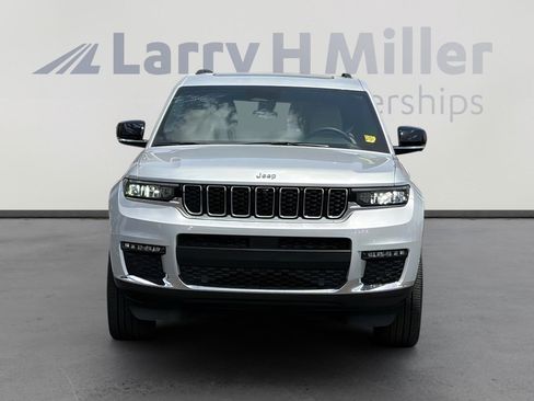 Used 2023 Jeep Grand Cherokee L Limited w/ Luxury Tech Group II RWD image 4