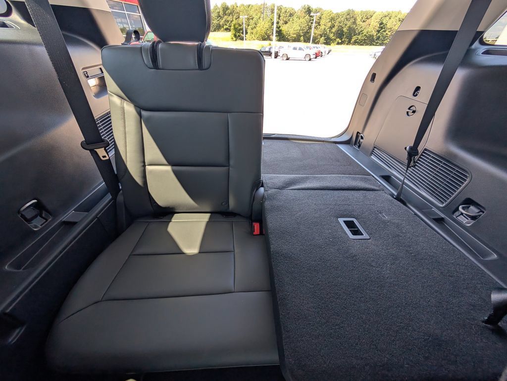 Used 2026 Ford Explorer Active w/ Active Comfort Package RWD image 27