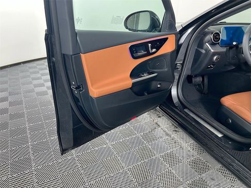 Used 2025 Mercedes-Benz C 300 4MATIC Sedan image 15