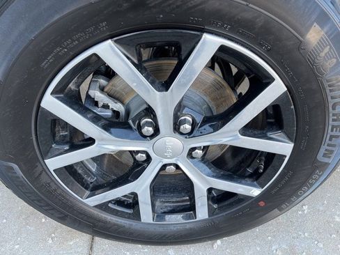 Certified 2025 Jeep Grand Cherokee Limited image 7