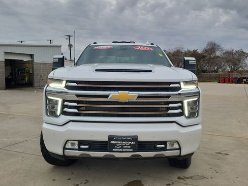 Used 2022 Chevrolet Silverado 2500 High Country w/ Z71 Off-Road Package image 2