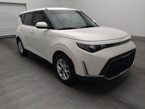 Used 2023 Kia Soul LX w/ LX Technology Package image 13