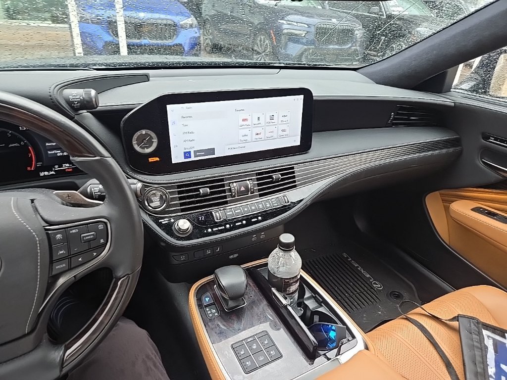 Used 2024 Lexus LS 500 AWD w/ Interior Upgrade Package image 9