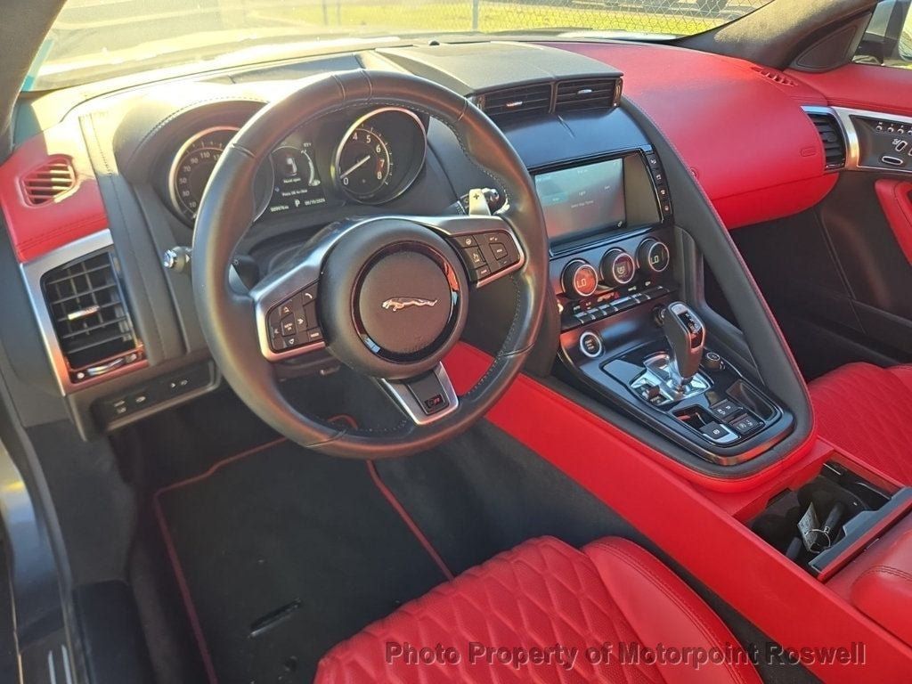 Used 2018 Jaguar F-TYPE SVR AWD/4WD image 3