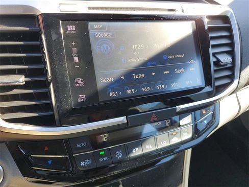Used 2017 Honda Accord EX-L image 28