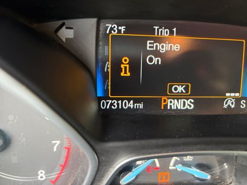 Used 2018 Ford Focus SE w/ SE Appearance Package FWD image 11