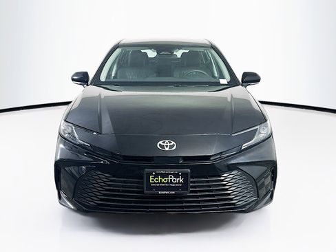 Used 2025 Toyota Camry LE image 2
