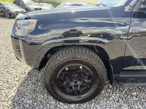 Used 2023 Toyota 4Runner TRD Off-Road Premium AWD/4WD image 18