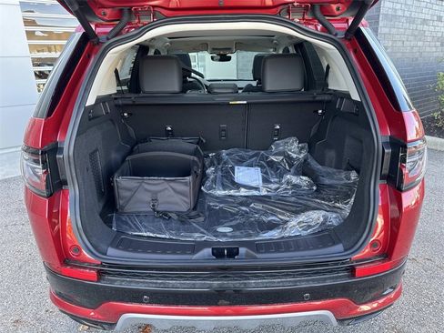 New 2025 Land Rover Discovery Sport S image 6