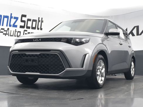 Certified 2023 Kia Soul LX w/ LX Technology Package image 25