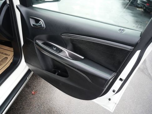 Used 2019 Dodge Journey Crossroad w/ Nav & Sun Group image 30