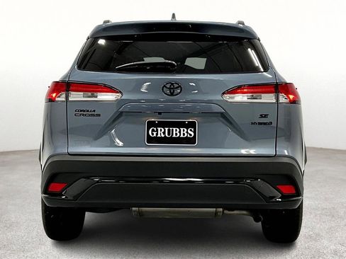 Used 2023 Toyota Corolla Cross SE image 6
