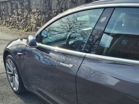 Used 2018 Tesla Model 3 Long Range image 21