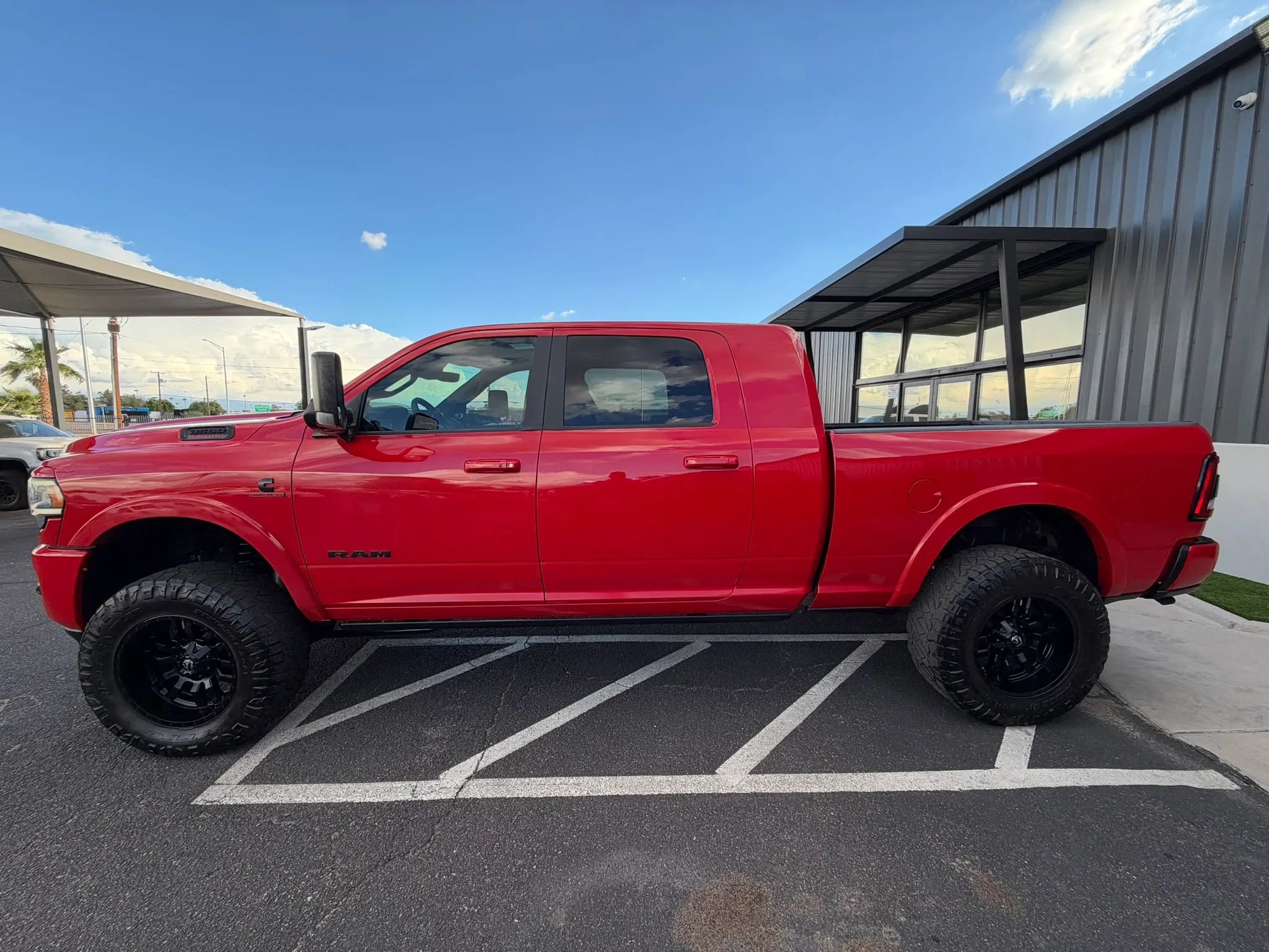 Used 2020 RAM 3500 Laramie AWD/4WD image 2