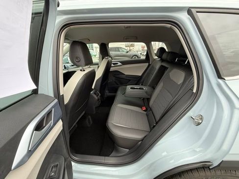 New 2026 Volkswagen Taos SE AWD/4WD image 8