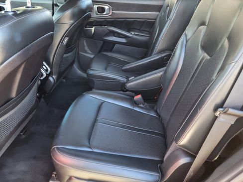 Used 2021 Kia Sorento SX image 17