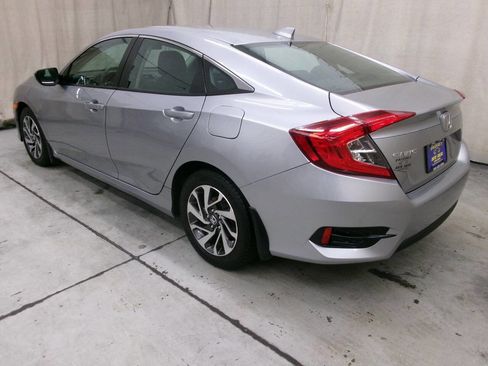 Used 2017 Honda Civic EX image 5