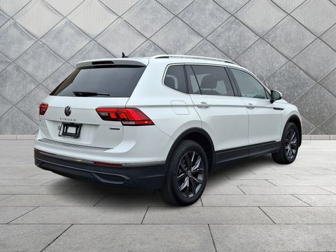 Used 2023 Volkswagen Tiguan SE image 7