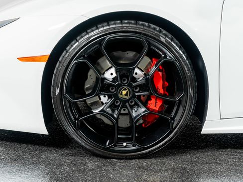 Used 2018 Lamborghini Huracan LP 580-2 image 21