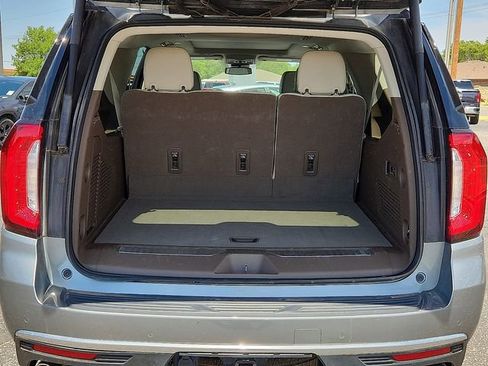 Used 2023 GMC Yukon XL Denali image 9