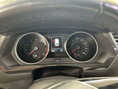 Used 2018 Volkswagen Tiguan SEL AWD/4WD image 13