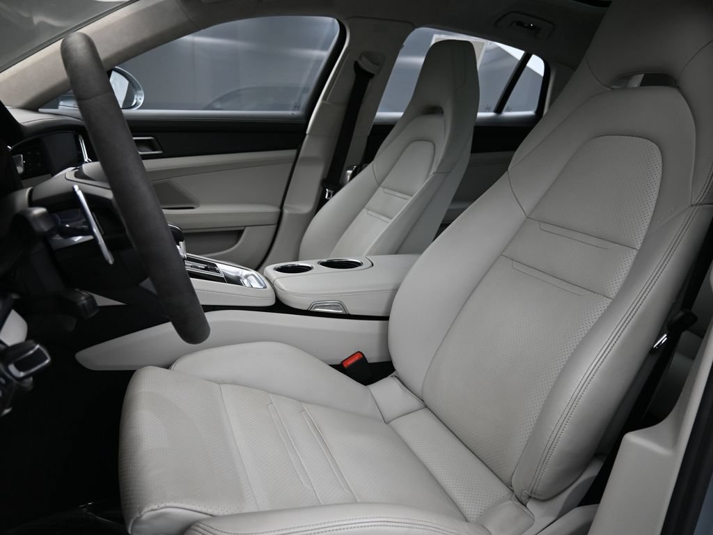 Certified 2022 Porsche Panamera GTS AWD/4WD image 5