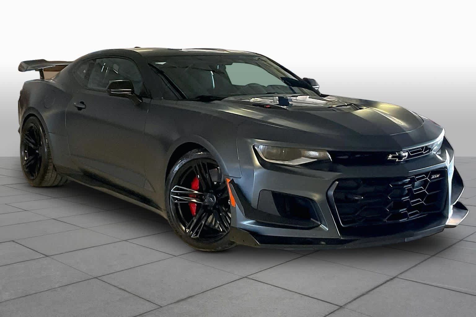 Used 2019 Chevrolet Camaro ZL1 RWD image 2