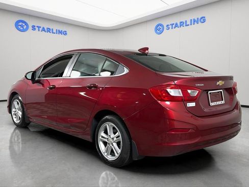 Certified 2017 Chevrolet Cruze LT w/ Convenience Package FWD image 6