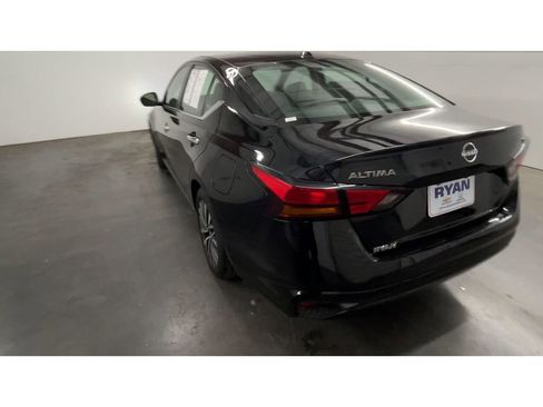 Used 2024 Nissan Altima 2.5 SV image 7