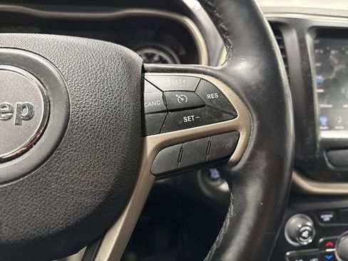 Used 2014 Jeep Cherokee Latitude w/ Comfort/Convenience Group image 14