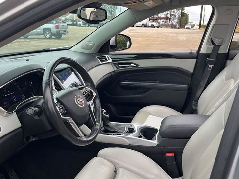 Used 2016 Cadillac SRX Luxury w/ Driver Awareness Package image 8