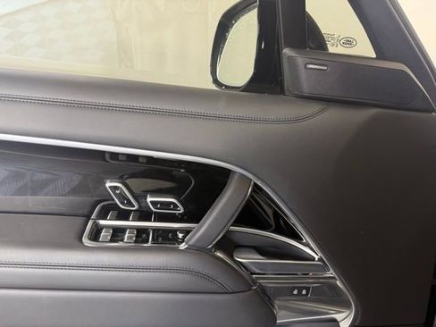 Certified 2023 Land Rover Range Rover SE image 24