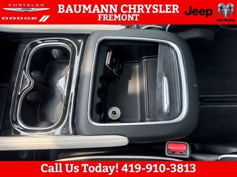 Used 2022 Chrysler Pacifica Limited AWD/4WD image 24