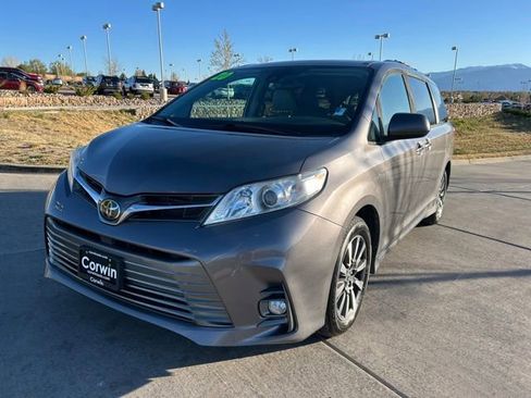 Used 2020 Toyota Sienna XLE w/ XLE Navigation Package AWD/4WD image 3