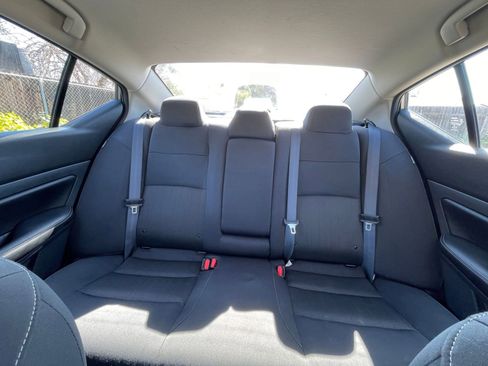 Used 2025 Nissan Altima 2.5 SV image 40