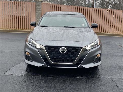 Used 2022 Nissan Altima 2.5 SR image 2