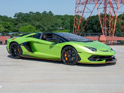 Used 2021 Lamborghini Aventador SVJ AWD/4WD image 5