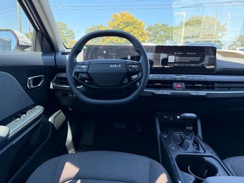 New 2025 Kia K4 EX image 10