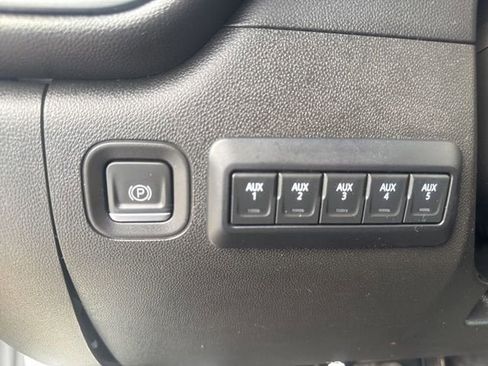 Used 2023 GMC Sierra 3500 Pro w/ Convenience Package AWD/4WD image 17