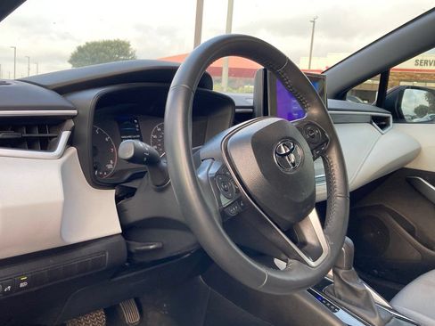 Used 2025 Toyota Corolla SE FWD image 9
