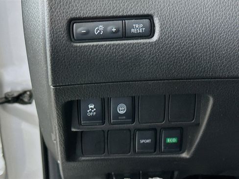 Used 2022 Nissan Rogue Sport S FWD image 16