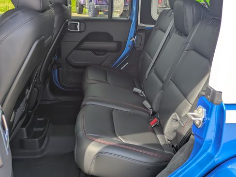 New 2026 Jeep Wrangler Unlimited Rubicon AWD/4WD image 11