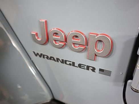 Used 2024 Jeep Wrangler Unlimited Rubicon image 9