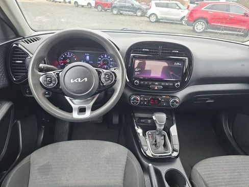 Used 2022 Kia Soul S FWD image 12