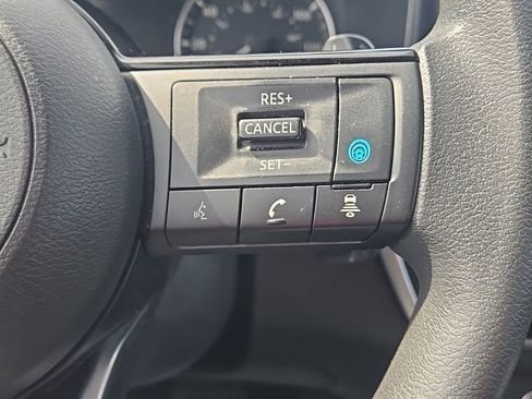 Used 2023 Nissan Rogue SV AWD/4WD image 18