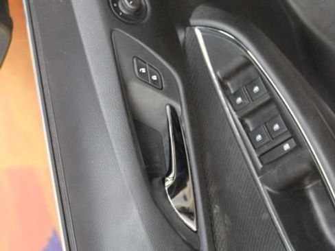 Used 2019 Chevrolet Cruze LT FWD image 13
