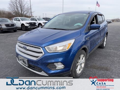 Used 2019 Ford Escape SE image 1