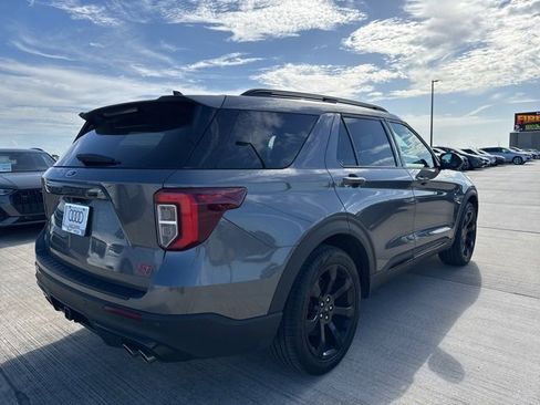 Used 2022 Ford Explorer ST w/ ST Street Pack image 3