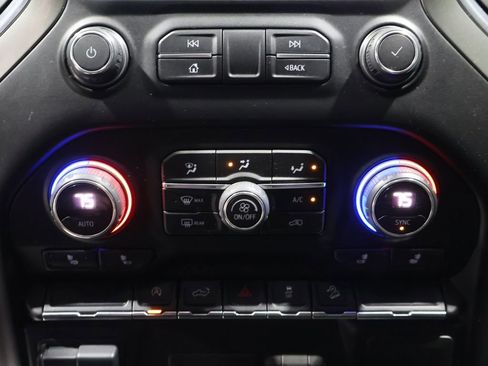 Used 2021 Chevrolet Silverado 1500 RST image 32