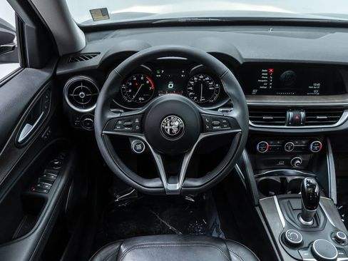 Used 2018 Alfa Romeo Stelvio Ti AWD/4WD image 14